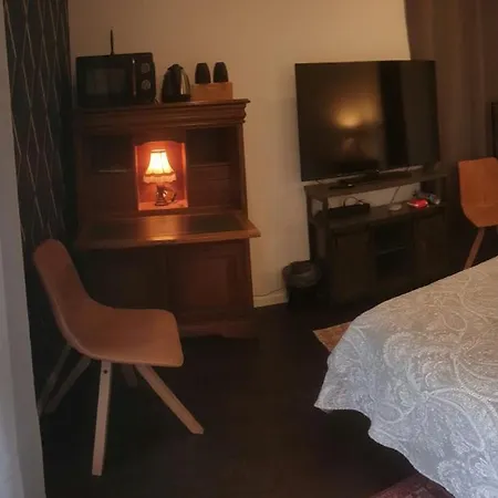 Vakantieboerderij A La Campagne Mezieres-Sur-Couesnon